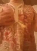 سكس مصري الزوجة الممحونة المحرومة من النيك تعمل جميع أساليب الإغراء لفحلها عشان تهيجه ويركب علي كسها يفرتكه