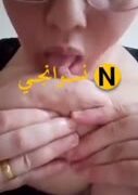 سكس مصري ميلف فاجرة اووي بتتصور لعشيقها وتفرجو علي بزازها وهي شغاله لحس ولعب فيهم وفشخ بزها الكبير مص