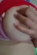 سكس مصري للبوه بزازها ملبن بتعرضها لحبيبها وهي بتدعك فيهم وفشخ بزها الكبير تقفيش